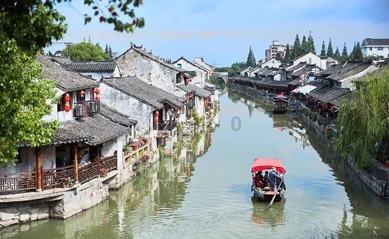逃离无人的学校