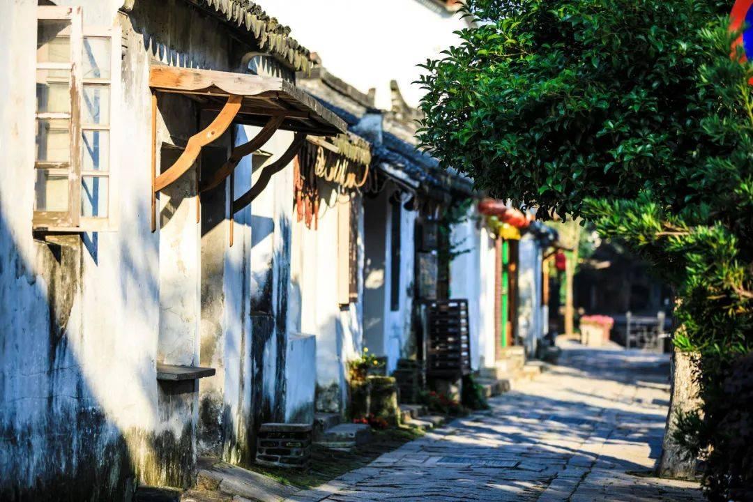受邀出席